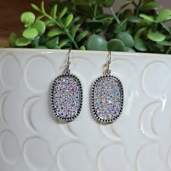 🔥LAST PAIR🔥 GORGEOUS UNICORN SHIMMER DROP EARRINGS - Picture 6 of 8
